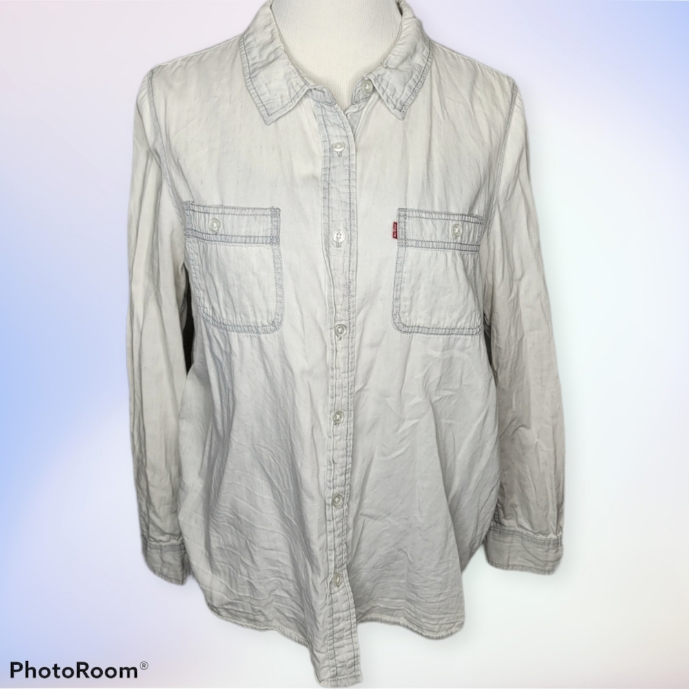 Levi's Button Down Extra Light Wash Long Sleeve - image 1